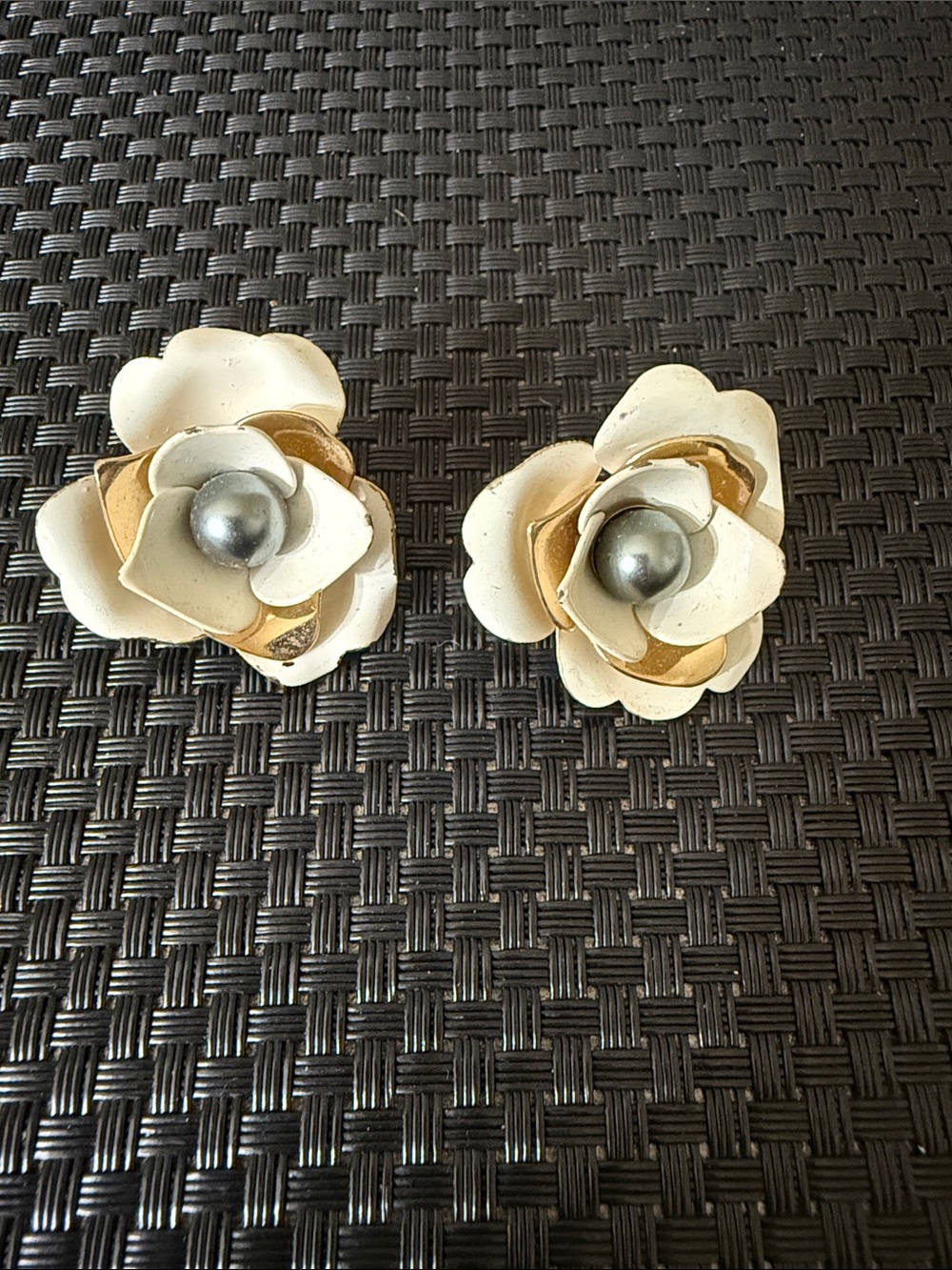 White and Gold Flower Stud Earrings with Gray Pearl Center